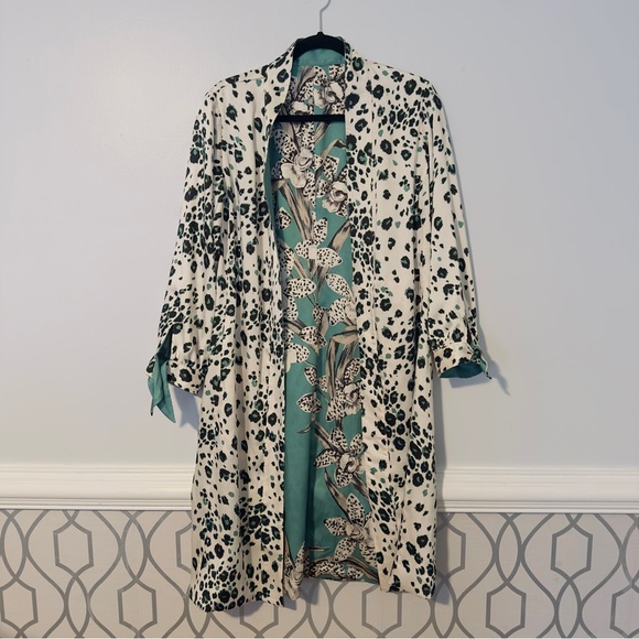 NWT Chico's Size 1 USA 8/10 Satin Silk Robe Dressing gown Duster Kimono Green Wh - Picture 2 of 16